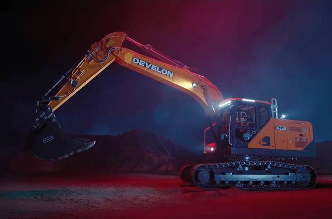 HD건설기계 '디벨론 (DEVELON)' 차세대 신모델 굴착기. (HD건설기계 제공)