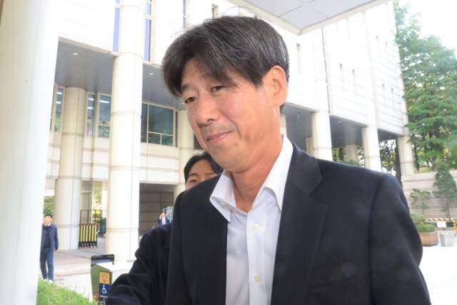 대장동 개발사업 민간업자인 남욱 변호사가 지난해 10월 31일 서울 서초구 서울중앙지법에서 열린 대장동 사건 1심 선고공판에 출석하고 있다. 뉴시스