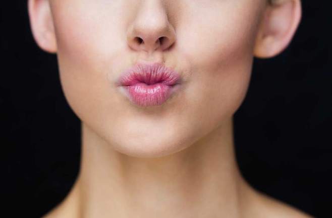 입맞춤을 통해 글루텐이 전달되나 극소량이라, 셀리악병 환자들에게 위험을 초래할 정도는 아니라는 연구 결과가 나왔다./사진=클립아트코리아