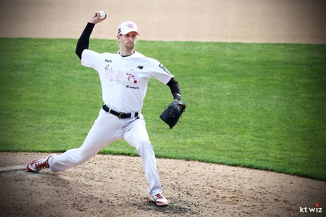 12일 두산전에서 역투하는 보쉴리. KT 제공
