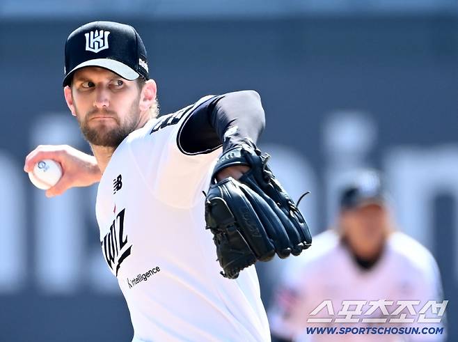 5일 수원KT위즈파크에서 열린 삼성과 KT의 경기. KT 선발투수 보쉴리가 역투하고 있다. 수원=허상욱 기자wook@sportschosun.com