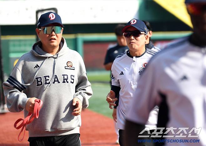 14일 인천 SSG랜더스필드에서 열린 SSG와 두산의 주중 3연전 첫 번째 경기. 두산 훈련복을 입고 훈련하는 손아섭. 인천=송정헌 기자songs@sportschosun.com/2026.04.14/