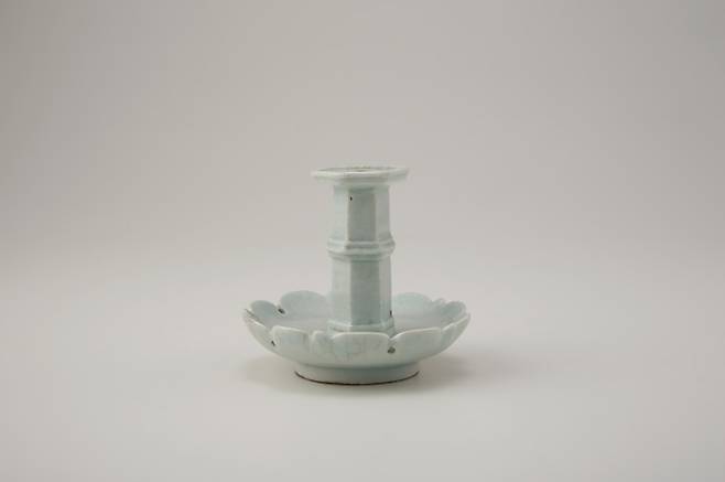 백자화형향꽂이. 간송미술문화재단 제공