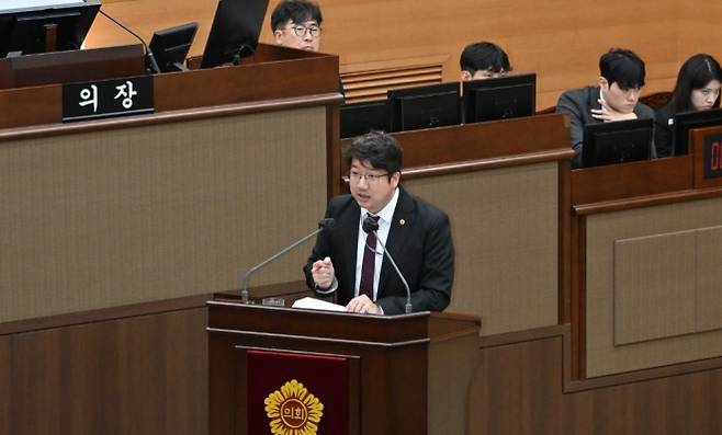 지난 서울시의회 시정질의에서 발언하는 문성호 의원. 내용과는 무관