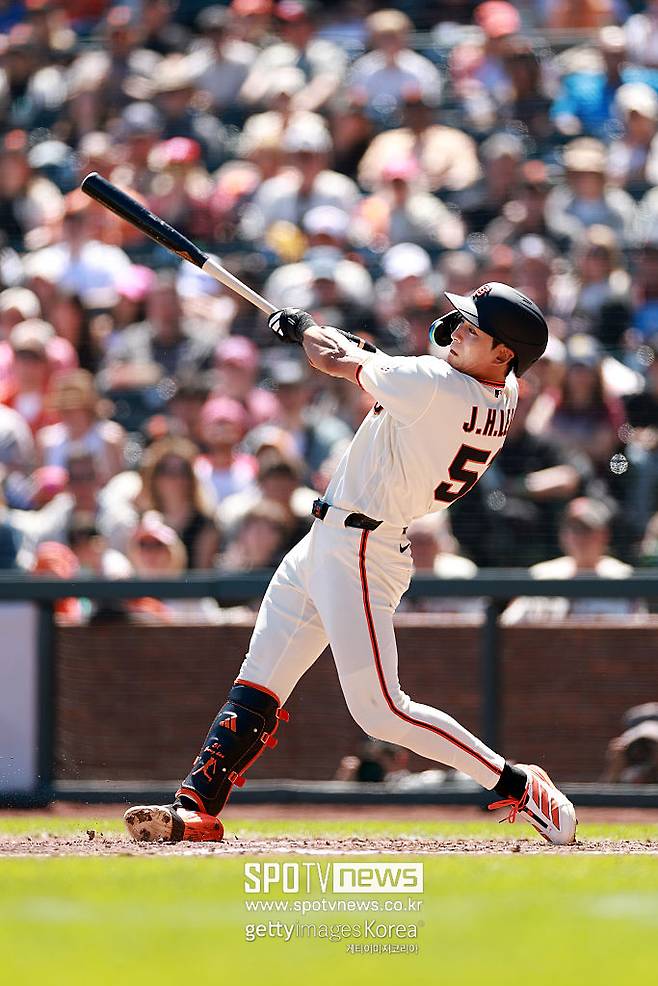 ▲ 이정후는 스윙의 타이밍을 조금 더 뒤에 두는 연습을 하며 반등에 안간힘을 쓰고 있다