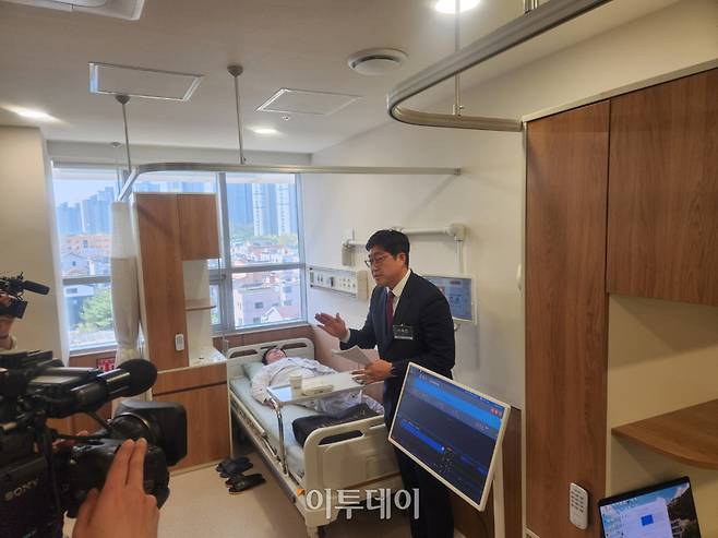 씨어스는 15일 경기도 화성시 동탄시티병원에서 ‘Smart Hospital Media Tour’를 개최하고 AI 기반 스마트병동 씽크 운영 현장을 최초로 공개했다.(이상민 기자 imfactor@)