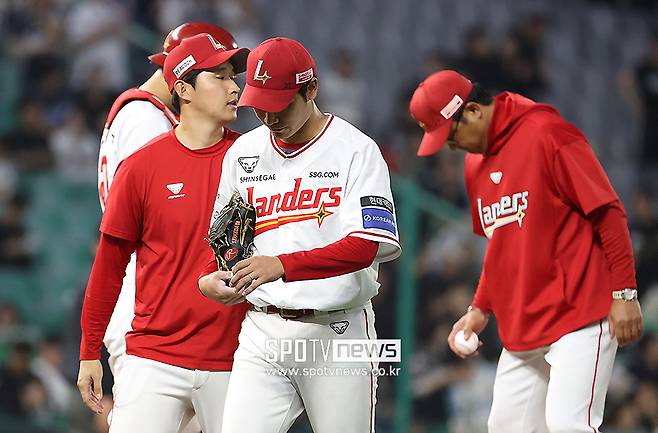 ▲ 타케다는 첫 3경기에서 9⅔이닝을 소화하는 데 그치며 3패 평균자책점 13.03이라는 최악의 성적을 기록 중이다. ⓒ곽혜미 기자