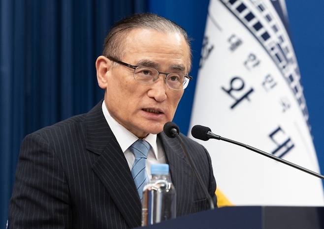 위성락 국가안보실장이 16일 청와대 기자회견장에서 이재명 대통령 순방 일정을 설명하고 있다. 2026.4.16 청와대통신사진기자단