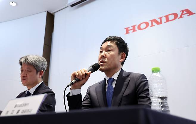 이지홍 혼다코리아 대표이사가 23일 오후 서울 강남구 코엑스에서 열린 혼다코리아 자동차 시장 철수 관련 기자회견에서 발언하고 있다. /뉴시스