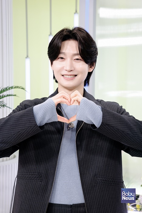 MBC '봄날의 기적' MC로 참여한 김용빈. ⓒ밀알복지재단