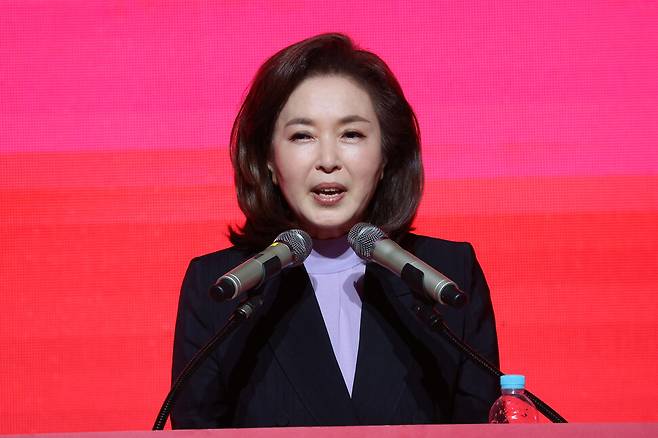 김민전 국민의힘 최고위원 후보가 2024년 7월8일 광주 김대중컨벤션센터에서 열린 제4차 전당대회 광주·전북·전남·제주 합동연설회에서 정견발표를 하고 있다. 연합뉴스