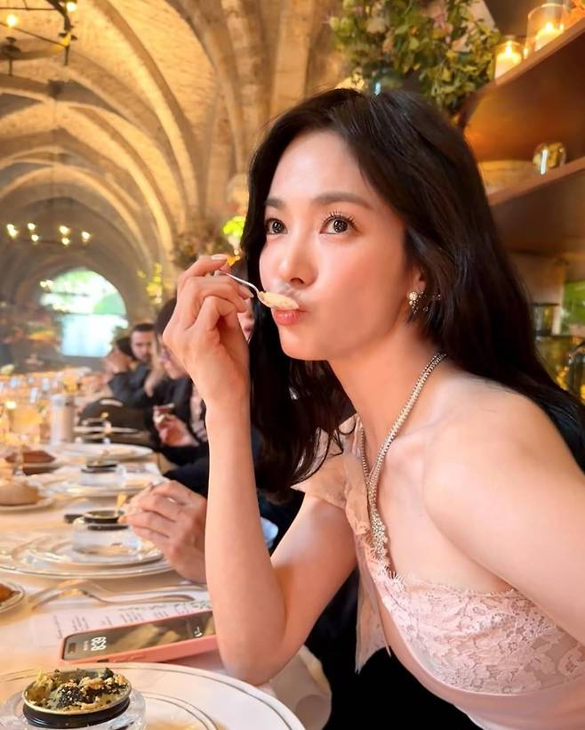 사진 = 송혜교 인스타그램