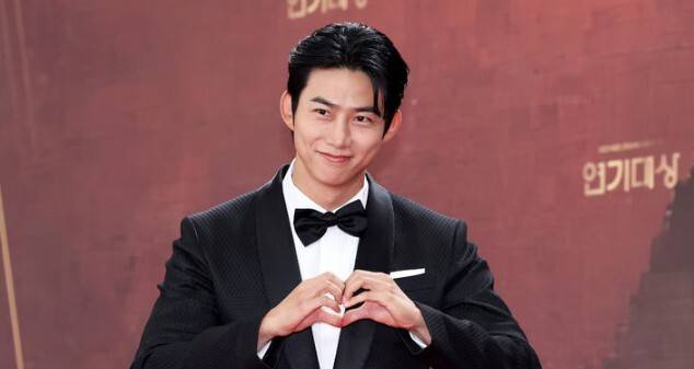 옥택연은 ‘비공개’ 결혼식을 강조했음에도 신부와 결혼식 사진이 무분별하게 확산됐다. 뉴시스