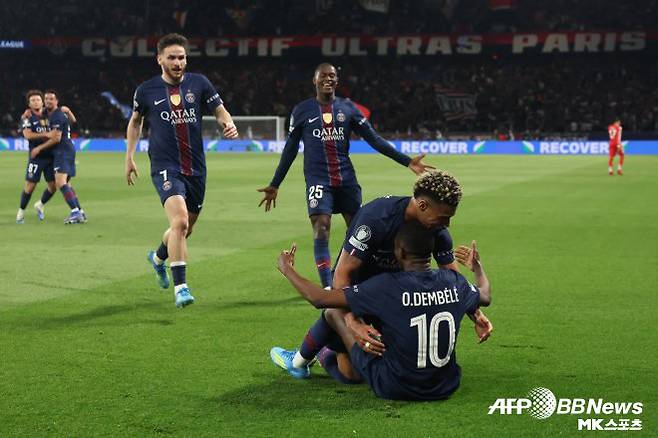 우스만 뎀벨레의 득점 후 기뻐하는 PSG 선수들. 사진=AFPBBNews=News1
