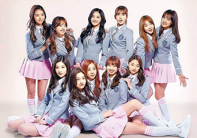 2016년 엠넷 오디션 프로그램 ‘프로듀스 101 시즌1’에서 결성된 걸그룹 ‘아이오아이(I.O.I)’가 데뷔 10주년을 맞아 미니앨범을 내고 콘서트를 연다. CJ ENM 제공