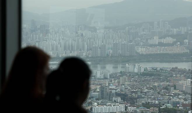지난달 22일 오전 서울 중구 남산타워 전망대 모습. /뉴스1