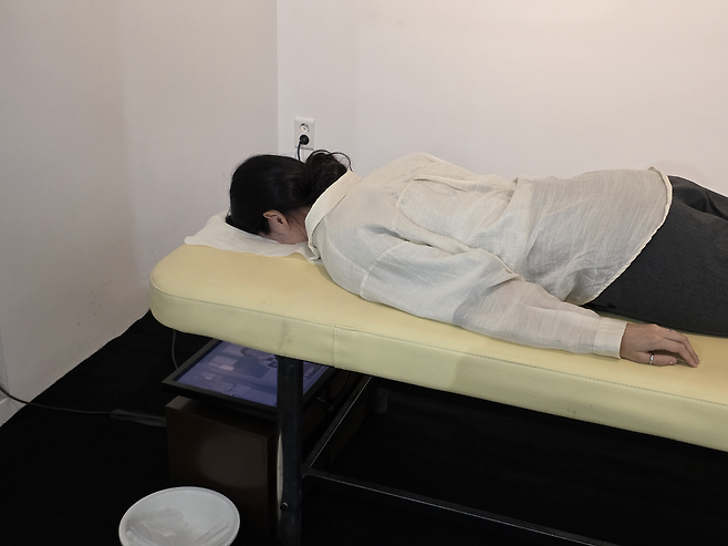 영상 자료를 관람하는 방식도 남다르다. 세신대 아래에 화면을 배치해 관람하는 재미를 살렸다.