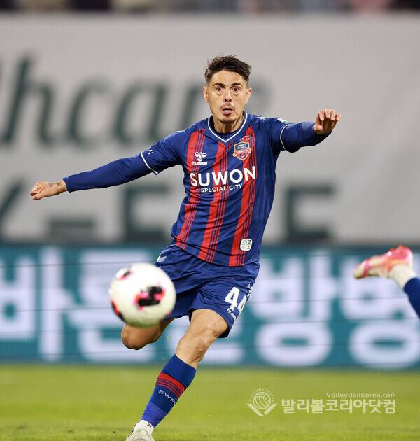 ■ 팀 오브 라운드 : 수원 더비 짜릿한 역전승 '수원FC'...사진은 수원FC 윌리안.(사진=김경수 기자/ 2026.5.3)