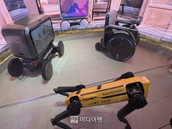 홍보관에 마련된 로봇들./사진=미디어펜 박소윤 기자