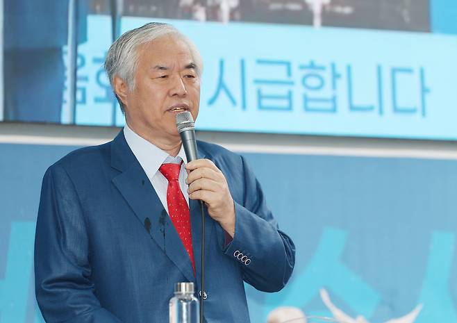 사랑제일교회 전광훈 목사가 11일 서울 성북구 사랑제일교회에서 열린 기자회견에서 발언하고 있다. /연합뉴스