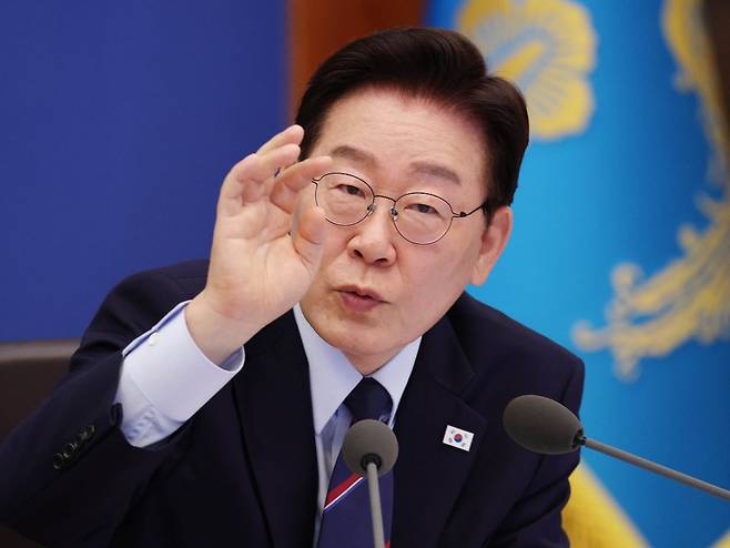 이재명 대통령이 12일 청와대에서 열린 제21회 국무회의에서 발언을 하고 있다. /사진=청와대사진기자단
