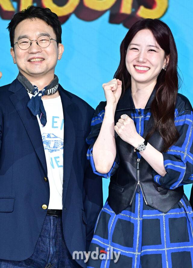 배우 박은빈(오른쪽), 유인식 감독이 12일 서울 동대문 JW메리어트에서 진행된 넷플릭스 시리즈 '원더풀스' 제작발표회에 참석했다.'원더풀스 '는 1999년 세기말, 우연히 초능력을 가지게 된 동네 모지리들이 평화를 위협하는 빌런에 맞서 세상을 지키기 위해 고군분투하는 초능력 코믹 어드벤처다. / 한혁승 기자(hanfoto@mydaily.co.kr)
