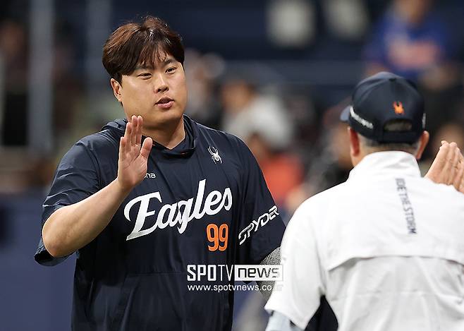 ▲ 류현진 김경문 감독 ⓒ곽혜미 기자
