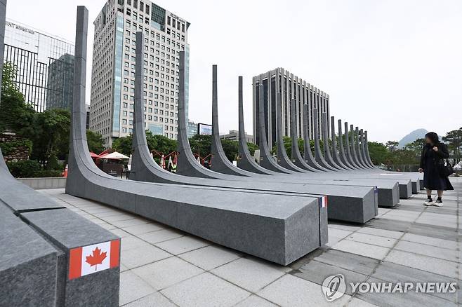 감사의 정원 준공 (서울=연합뉴스) 이진욱 기자 = 12일 서울 광화문광장에 준공된 '감사의정원'. 2026.5.12 cityboy@yna.co.kr