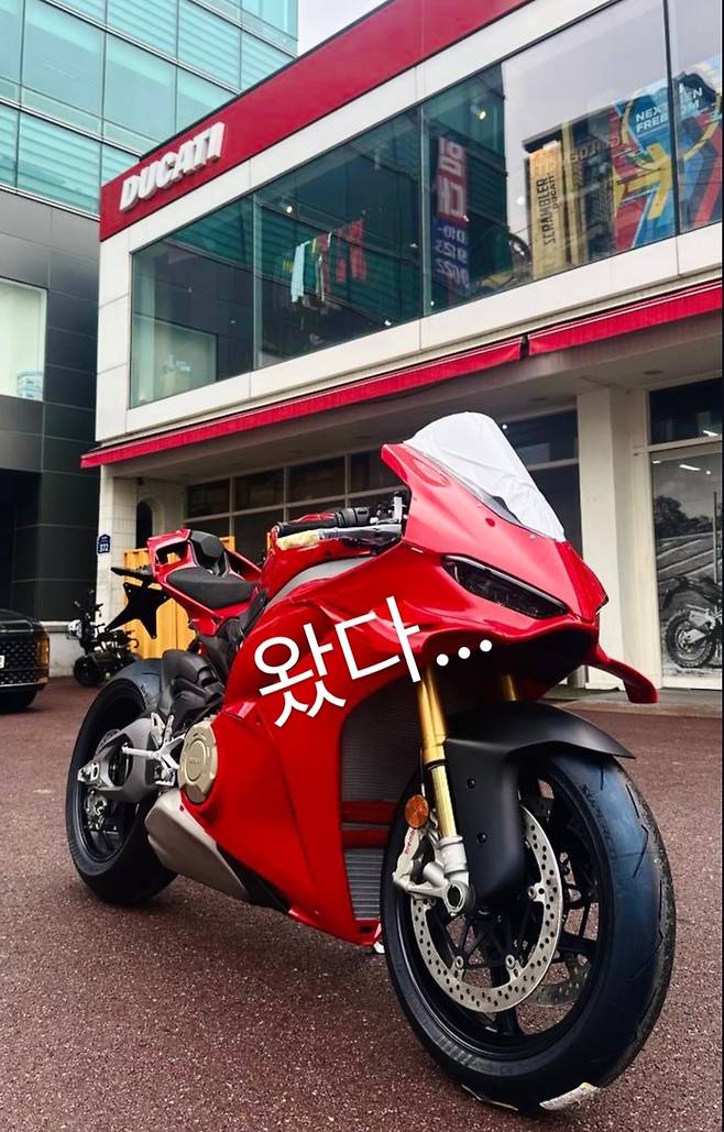 사진. | 정국 SNS