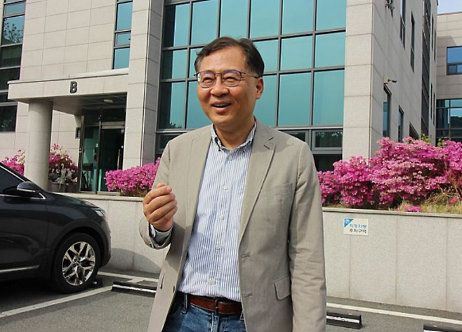 전태연 알테오젠 대표가 지난달 23일 대전 유성구 알테오젠 본사에서 인터뷰하고 있다. 정동훈 기자