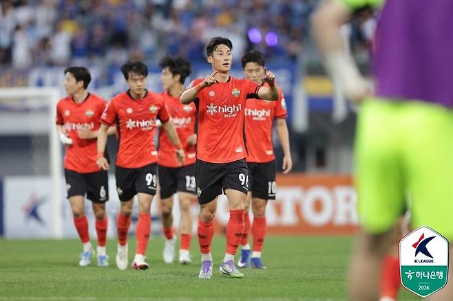 선제골을 넣은 강원 최병찬. 제공 | 한국프로축구연맹