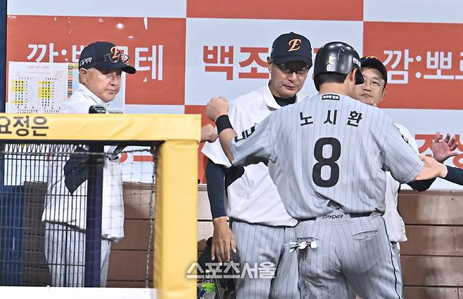 한화 김경문(왼쪽) 감독과 노시환. 최승섭 기자 thunder@sportsseoul.com