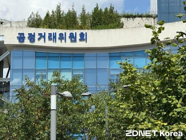 우버가 배민을 인수하게 될 경우 공정거래위원회의 기업결합 심사 절차를 거치게 된다. 시장지배력, 수수료, 소비자 선택권 등이 쟁점이 될 수 있다.