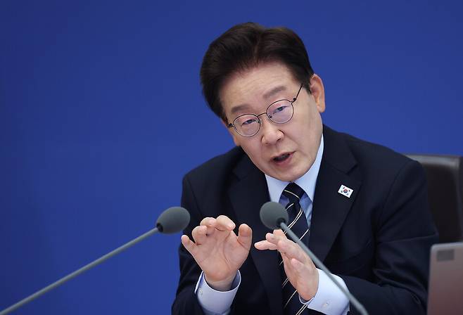 이재명 대통령이 20일 청와대에서 열린 국무회의 겸 비상경제점검회의에서 발언하고 있다. 연합뉴스
