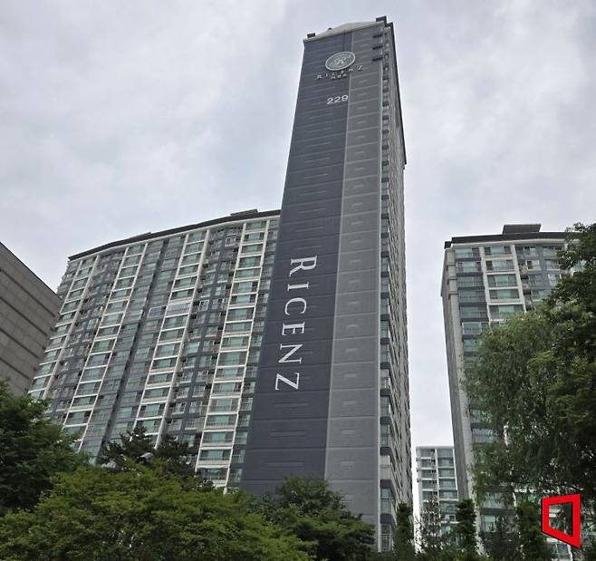 19일 서울 송파구 잠실동 리센츠 아파트 단지. 총 5563가구 규모인 이 단지의 전세 매물은 이날 기준 85건에 그쳤다. 전체 가구 수의 1.5% 수준이다. 최서윤 기자