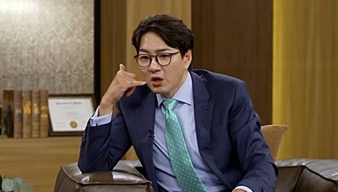 배우 송일국이 MBN ‘김주하의 데이앤나잇’에서 중2 삼둥이들의 근황을 전한다. / 사진 제공=MBN
