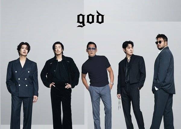 그룹 지오디(god)가 데뷔 1만 일을 맞아 오는 5월 28일부터 31일까지 나흘 동안 에버랜드에서 복합 콘텐츠 프로젝트 ‘하늘색 풍선 위크’를 전개한다. 사진=그룹 god