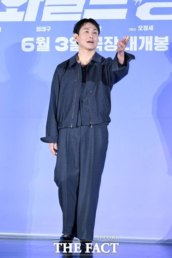 배우 오정세가 다양한 작품을 통해 시청자를 만나고 있다. 사진은 오정세가 영화 '와일드 씽' 제작보고회에 참석해 포즈를 취하고 있는 모습. /서예원 기자