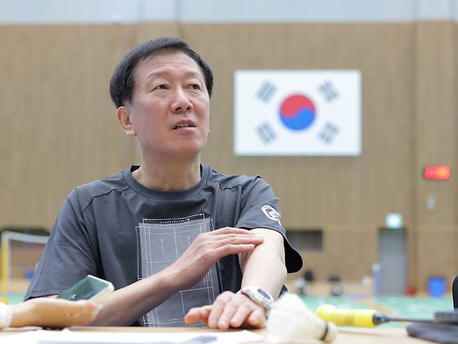 연합뉴스와 인터뷰하는 박주봉 감독 (진천=연합뉴스) 류영석 기자 = 배드민턴 국가대표팀 박주봉 감독이 충북 진천선수촌에서 연합뉴스와 인터뷰를 하고 있다. 2026.5.22
ondol@yna.co.kr
