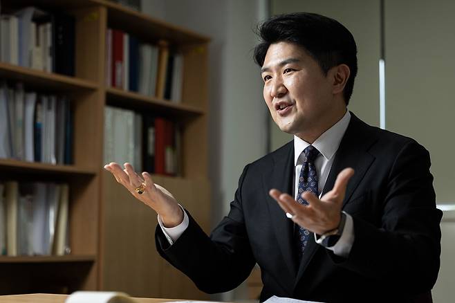 석병훈 교수는 “관세 충격과 저성장 고착화에 대비해야 한다”고 말했다. 김정훈 기자
