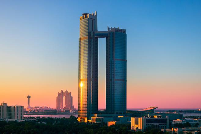 아랍에미리트(UAE)가 해외 투자 유치 확대에 나섰다. UAE 아부다비 도심 전경.(사진=모션엘리먼츠)