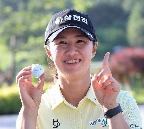 2026년 한국여자프로골프(KLPGA) 투어 제14회 E1채리티 오픈에 출전한 마다솜 프로가 2라운드 8번홀(파3)에서 홀인원을 기록했다. 사진제공=KLPGA (사진을 무단으로 사용하지 마십시오.)