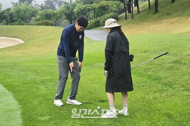 21일 용인시 처인구에 위치한 써닝포인트CC에서 열린 ‘2026 일간스포츠(IS) 스포츠 마케팅 써밋 아카데미(Sports Marketing Summit Academy·SMSA)’에서 강연 중인 김조셉 해설위원. 용인=윤승재 기자