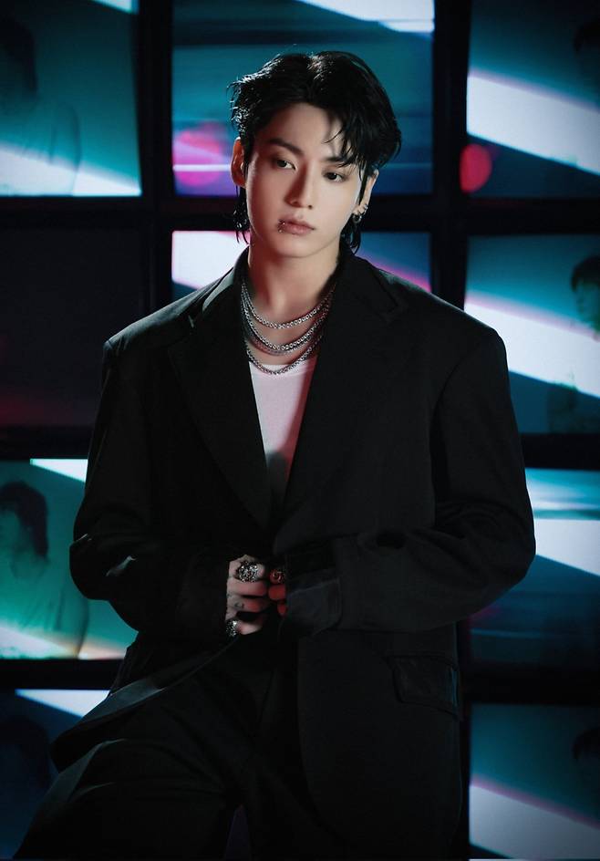 방탄소년단 정국, 또 신기록! 美빌보드 글로벌 차트 143주·148주 진입..'아시아 최초'