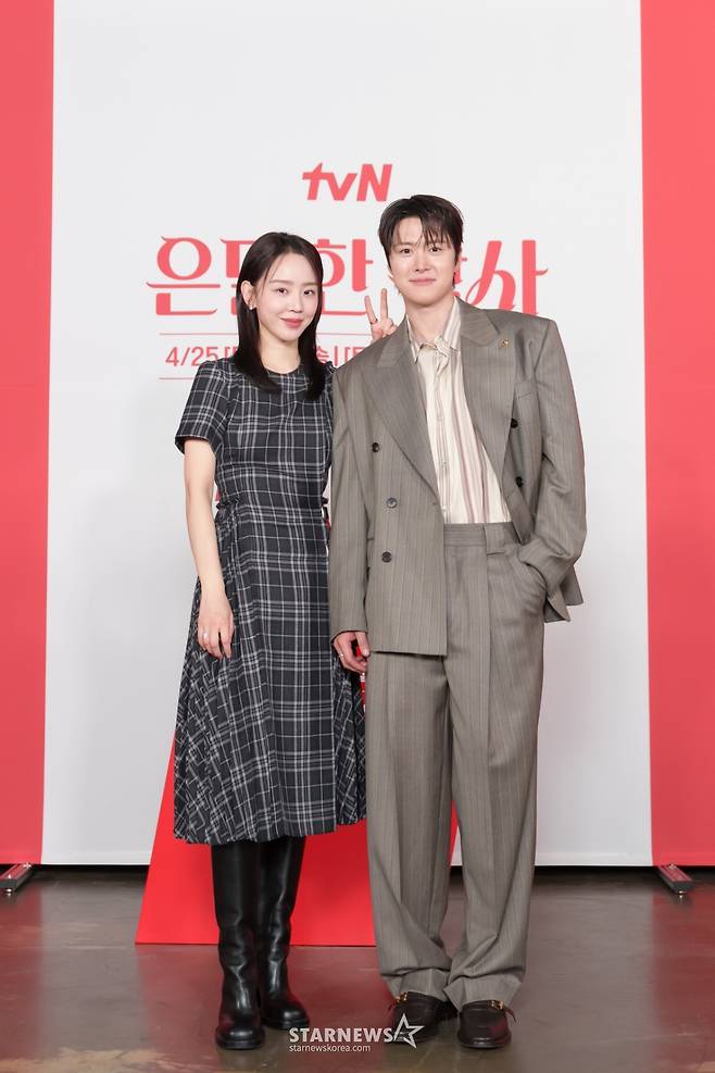 배우 공명, 신혜선 /사진제공=CJENM 2026.04.20 /사진=이동훈 photoguy@