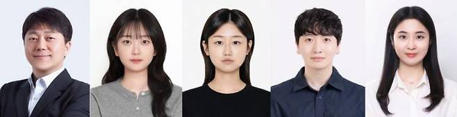 연구팀 사진. (좌측부터) 임정호 교수, 양세영 연구원(제1저자), 김예진 연구원(제1저자), 추민기 연구원, 최현영 연구원. UNIST 제공