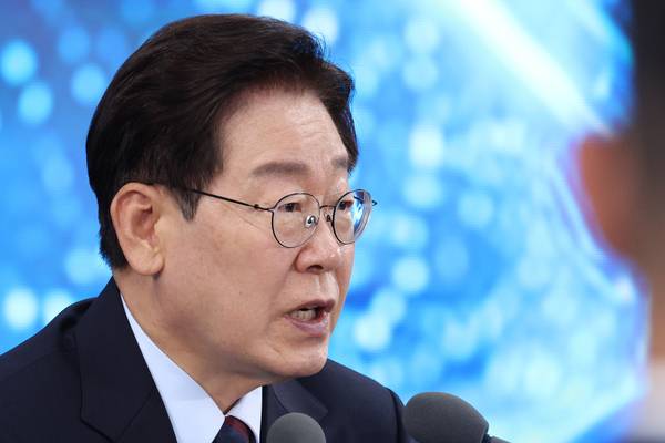 이재명 대통령이 26일 경남 창원시 진해구에서 열린 제1회 미래국방전략위원회에서 발언하고 있다. /연합뉴스