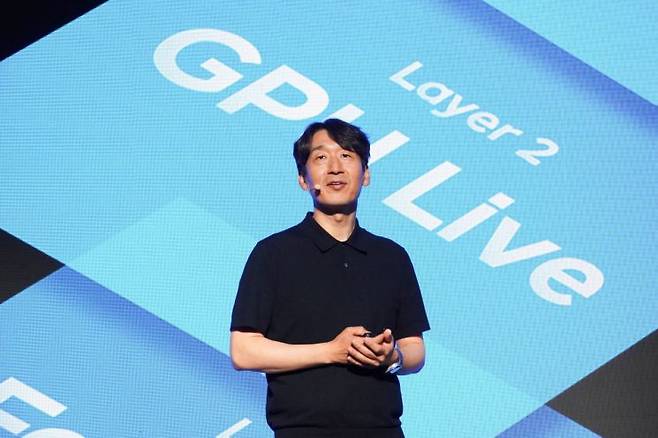 김동훈 NHN클라우드 대표가 26일 오전 서울 중구 더플라자호텔에서 진행된 기자간담회에서 신규 AI 풀스택 브랜드 '팩토리X'를 발표하고 있다. NHN클라우드