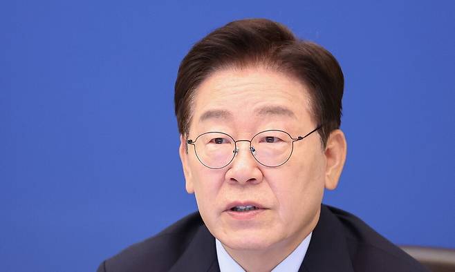 이재명 대통령이 26일 청와대에서 열린 국무회의 겸 비상경제점검회의에서 발언하고 있다. 연합뉴스