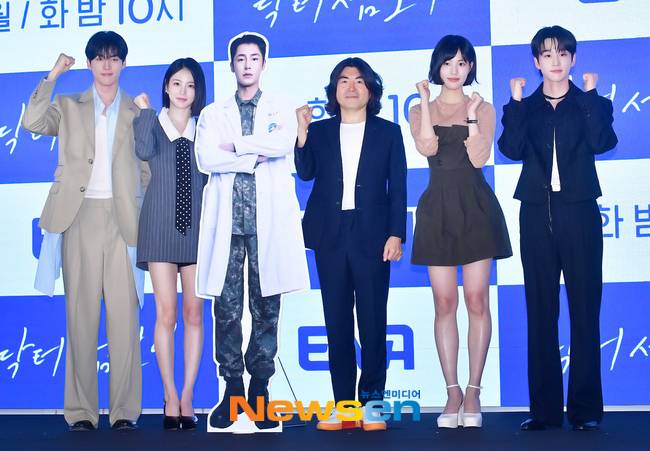 홍민기, 신예은, 이재욱, 이명우 감독, 이수경, 김윤우